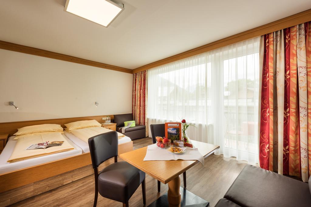 Hotel Alpenhof - New Sauna Area 배드호프가스타인 객실 사진