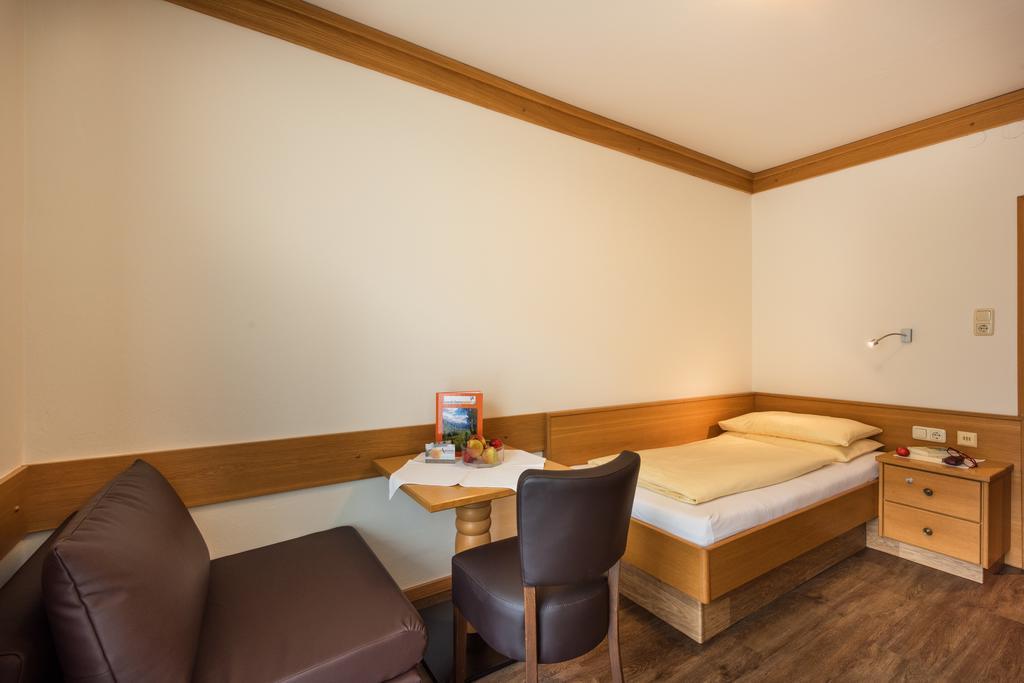 Hotel Alpenhof - New Sauna Area 배드호프가스타인 객실 사진