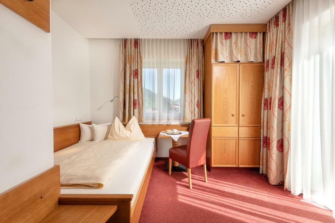 Hotel Alpenhof - New Sauna Area 배드호프가스타인 외부 사진